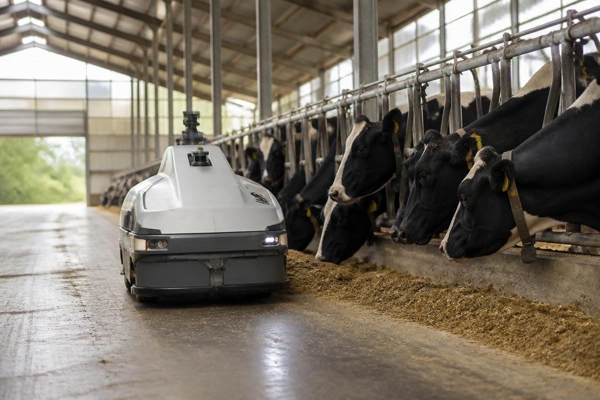 how-ai-is-changing-livestock-robots-1200x800-v1.jpg